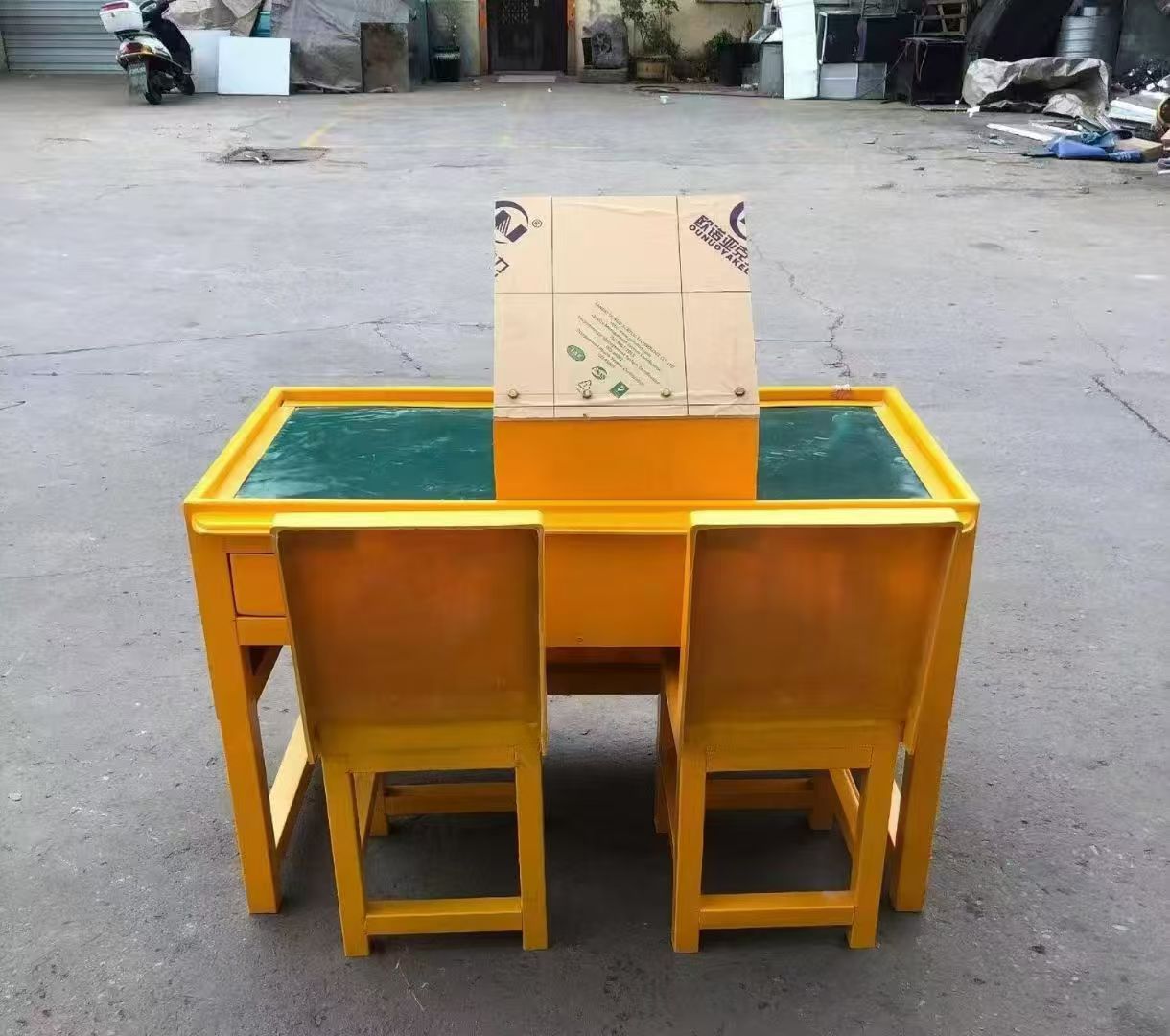 高唐防静电导通桌井下煤矿火工品发放桌：危险品流转的安全守护者